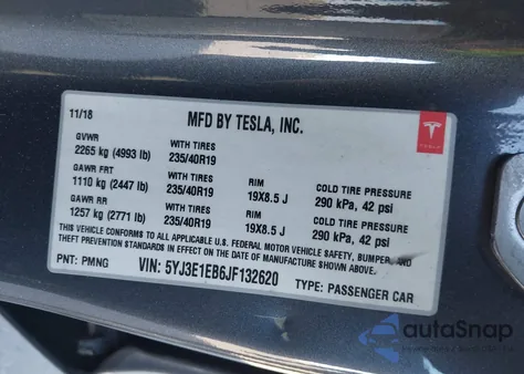 2018 Tesla Model 3 Long Range/Performance z USA, uszkodzony, nr VIN 5YJ3E1EB6JF132620